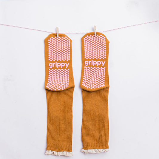 Frill Crew Grippy Socks